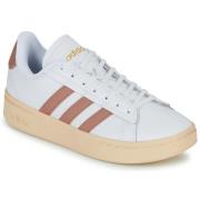 Lage Sneakers adidas GRAND COURT ALPHA