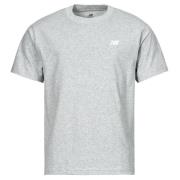 T-shirt Korte Mouw New Balance SMALL LOGO JERSEY TEE