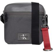 Tas Calvin Klein Jeans TAGGED SQUARE CAMERA 18 K50K511779