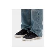 Sneakers Date -