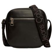 Tas Calvin Klein Jeans Ultralight Sq Camera Bag18 Pu