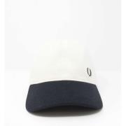 Pet Fred Perry -