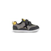 Sneakers Munich Baby koda 8028008 Gris