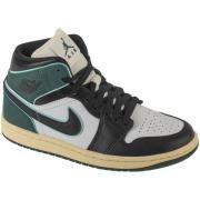 Lage Sneakers Nike Air 1 Mid SE