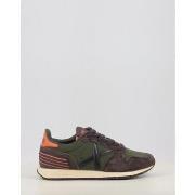 Lage Sneakers Munich MASSANA CLUB 584