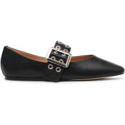 Ballerina's Steve Madden -