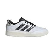 Lage Sneakers adidas Baskets Courtblock