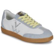 Lage Sneakers Vanessa Wu AURA