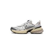 Lage Sneakers Nike V2K Run Summit White Metallic Silver