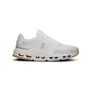 Lage Sneakers On Cloudnova Form 2