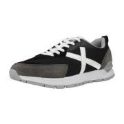 Lage Sneakers Munich VERSATILE 33
