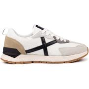 Lage Sneakers Munich Versatile 8832032