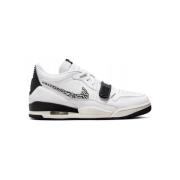 Lage Sneakers Nike Jordan Legacy 312