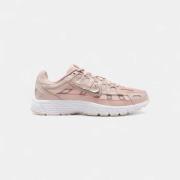 Lage Sneakers Nike P 6000 Light Soft Pink Metallic Silver Gs
