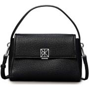 Handtas Calvin Klein Jeans Emblem Hw Pebble Shoulder Bag 25