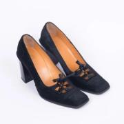 Pre-owned Pony hair heels Hermès Vintage , Black , Dames