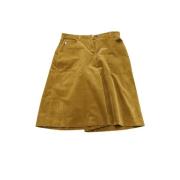 Tweedehands shorts Burberry Vintage , Yellow , Dames