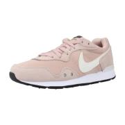 Stijlvolle Venture Sneakers voor Vrouwen Nike , Pink , Dames