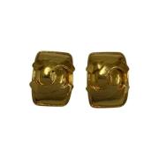 Pre-owned Metal earrings Chanel Vintage , Yellow , Dames