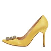 Pre-owned Satin heels Manolo Blahnik Pre-owned , Yellow , Dames