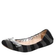 Pre-owned Canvas flats Prada Vintage , Black , Dames