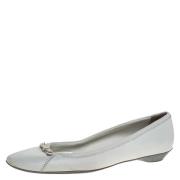 Pre-owned Leather flats Prada Vintage , White , Dames