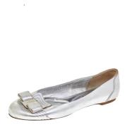 Pre-owned Leather flats Salvatore Ferragamo Pre-owned , Gray , Dames