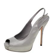 Pre-owned Satin sandals Gucci Vintage , Gray , Dames