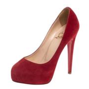 Pre-owned Suede heels Christian Louboutin Pre-owned , Red , Dames