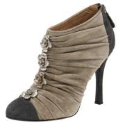Pre-owned Suede boots Chanel Vintage , Gray , Dames
