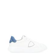 Witte en Blauwe Leren Sneaker met Oversized Rubberen Zool Philippe Mod...