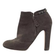 Pre-owned Suede boots Chanel Vintage , Gray , Dames