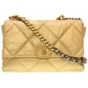 Pre-owned Suede chanel-bags Chanel Vintage , Yellow , Dames