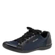 Pre-owned Leather sneakers Prada Vintage , Blue , Dames