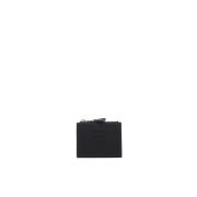 Zwarte Portemonnee van Kalfsleer met Reliëf Logo Miu Miu , Black , Dam...
