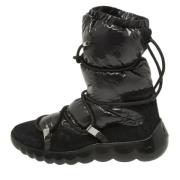 Pre-owned Fabric boots Moncler Pre-owned , Black , Dames