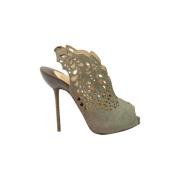 Pre-owned Wool heels Christian Louboutin Pre-owned , Gray , Dames
