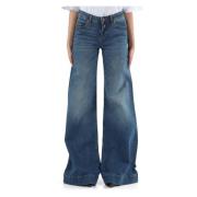 Laag getailleerde uitlopende jeans met vijf zakken Versace Jeans Coutu...