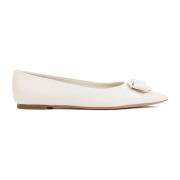 Witte Lamsleren Ballerina Schoenen Salvatore Ferragamo , Beige , Dames