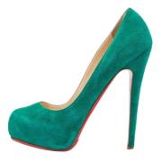 Pre-owned Suede heels Christian Louboutin Pre-owned , Green , Dames