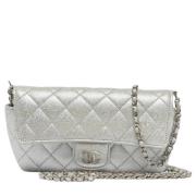 Pre-owned Fabric shoulder-bags Chanel Vintage , Gray , Dames