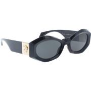 Stijlvolle Zwarte Zonnebril Versace , Black , Dames