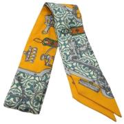 Pre-owned Silk scarves Hermès Vintage , Multicolor , Dames