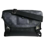 Pre-owned Canvas shoulder-bags Louis Vuitton Vintage , Black , Heren