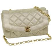 Pre-owned Satin chanel-bags Chanel Vintage , Beige , Dames