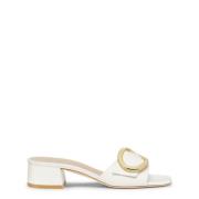 Ambachtelijke Slide Sandaal met Gesp Detail Stuart Weitzman , Beige , ...