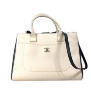 Pre-owned Leather chanel-bags Chanel Vintage , Beige , Dames