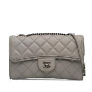 Pre-owned Leather shoulder-bags Chanel Vintage , Gray , Dames