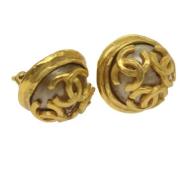 Pre-owned Metal earrings Chanel Vintage , Yellow , Dames