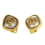 Pre-owned Metal earrings Chanel Vintage , Yellow , Dames